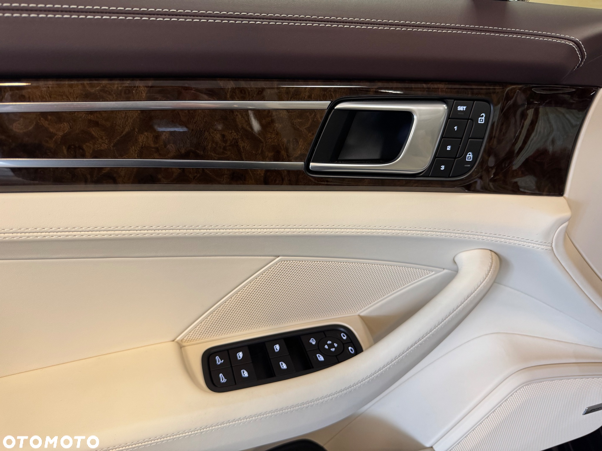Porsche Panamera Turbo S Sport Turismo - 17