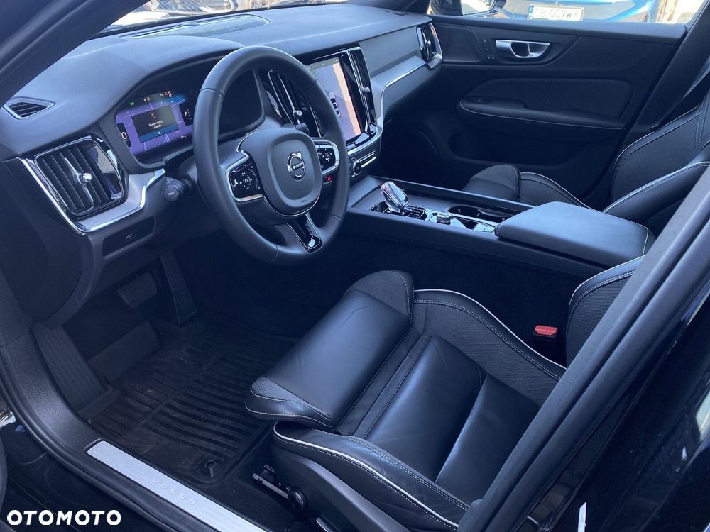 Volvo S60 B5 B AWD Plus Dark - 10