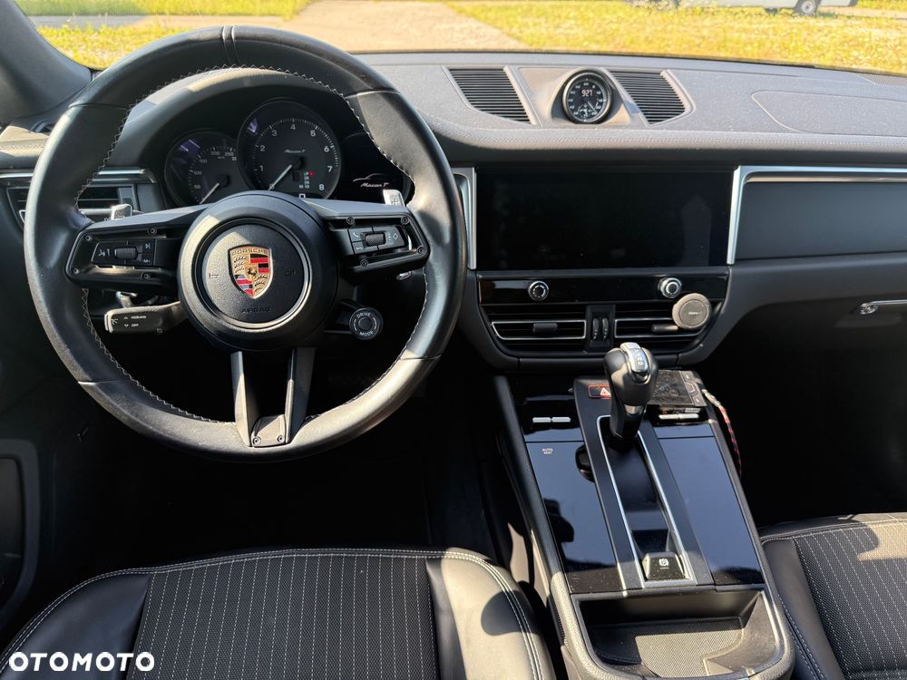 Porsche Macan T - 19