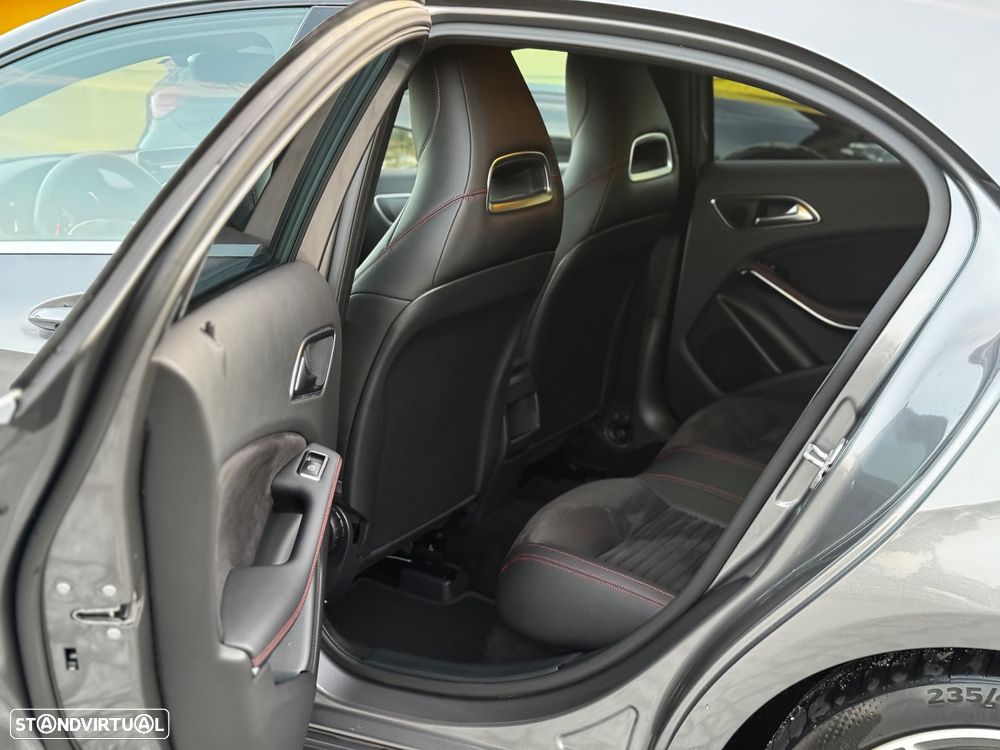 Mercedes-Benz A 45 AMG 4Matic Speedshift 7G-DCT - 30