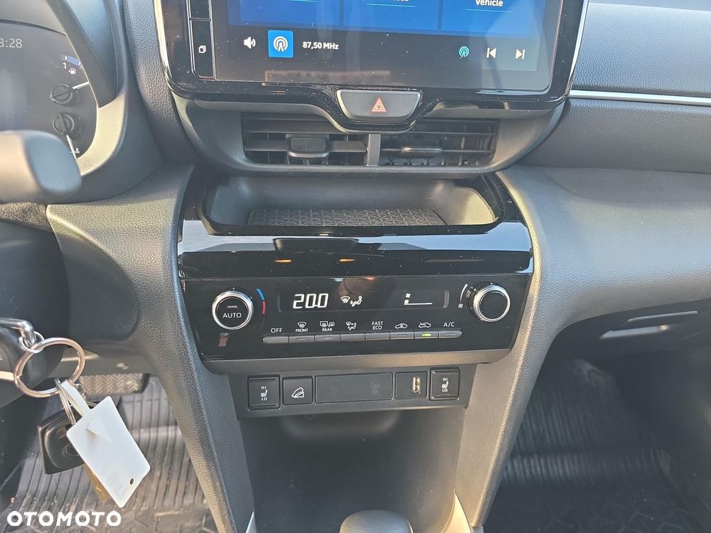 Toyota Yaris Cross Hybrid 1.5 Comfort 4x4 - 23