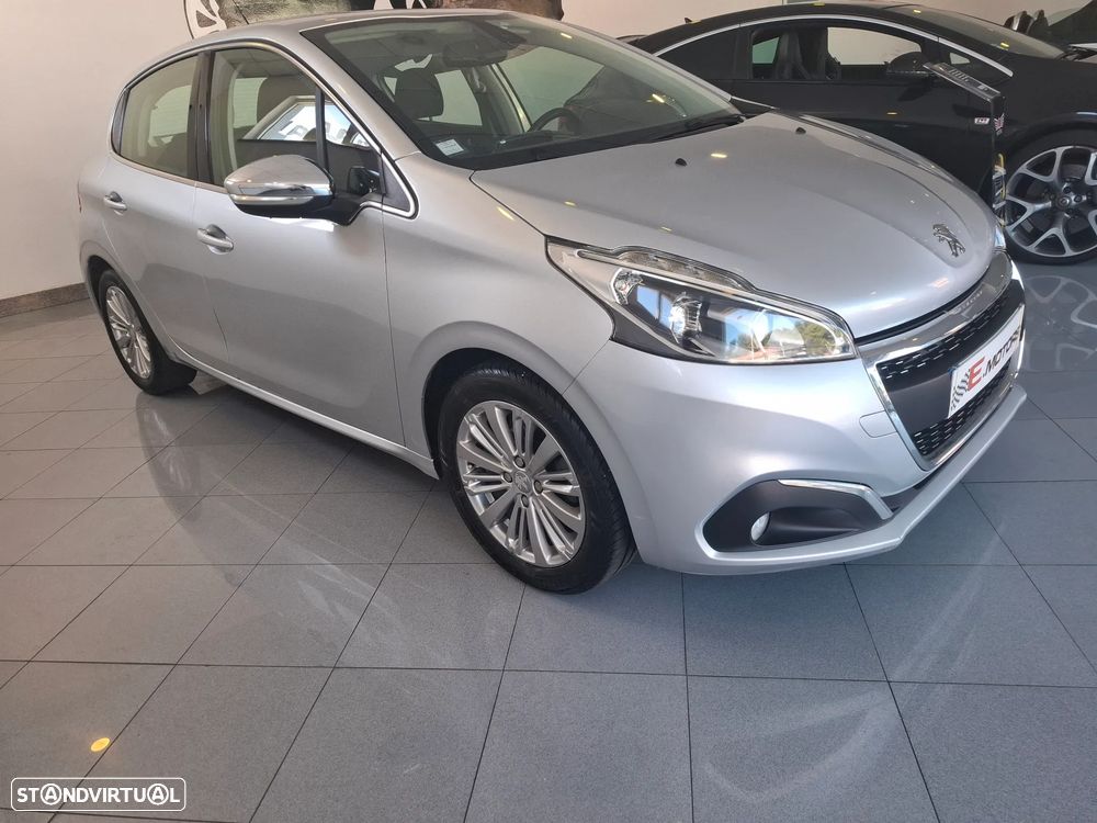 Peugeot 208 1.2 PureTech Allure - 1