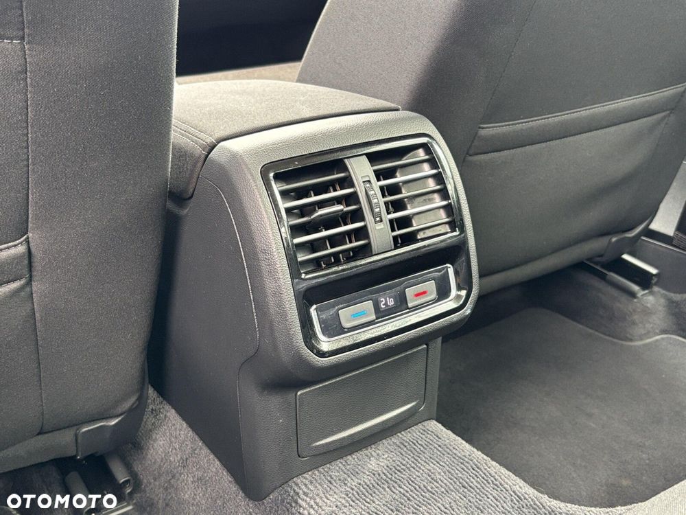 Volkswagen Passat 1.4 TSI BMT ACT Comfortline - 16