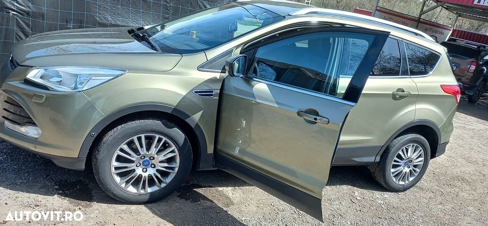 Ford Kuga 2.0 TDCi Powershift 4WD Titanium - 9