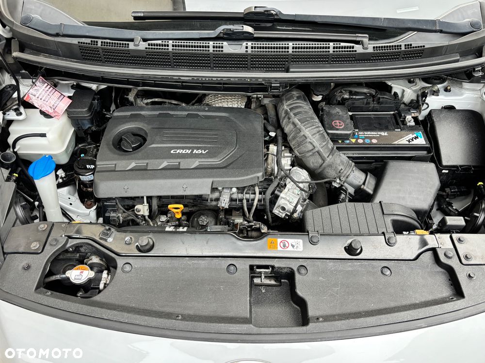 Kia Carens 1.7 CRDi M 7os - 16