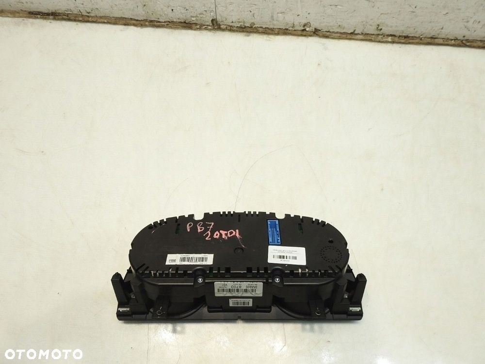 LICZNIK VW PASSAT B7 2.0 TDI 3AA920870D - 3