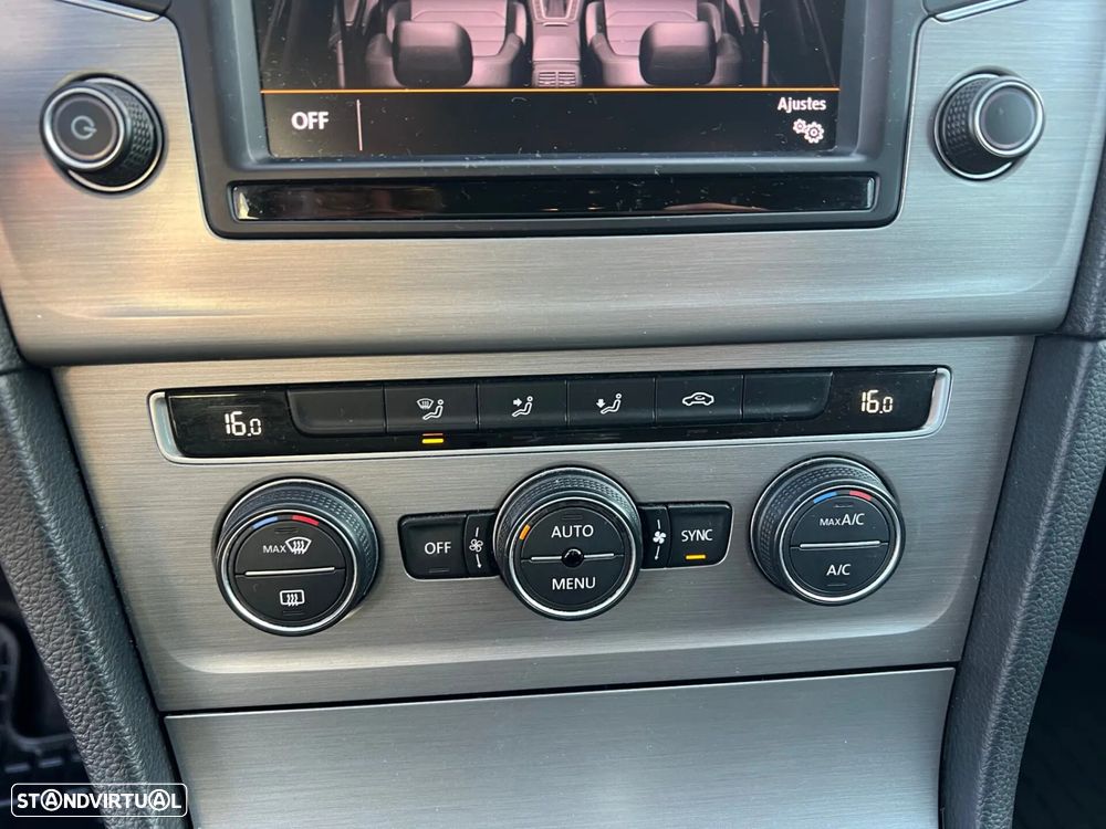 VW Golf 1.6 TDi Highline - 23