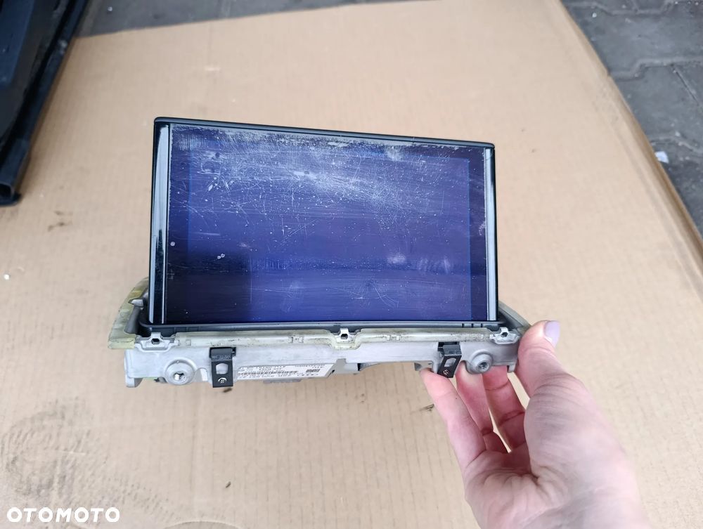 AUDI A3 8V EKRAN WYŚWIETLACZ MONITOR WINDA 8V0857273P - 1