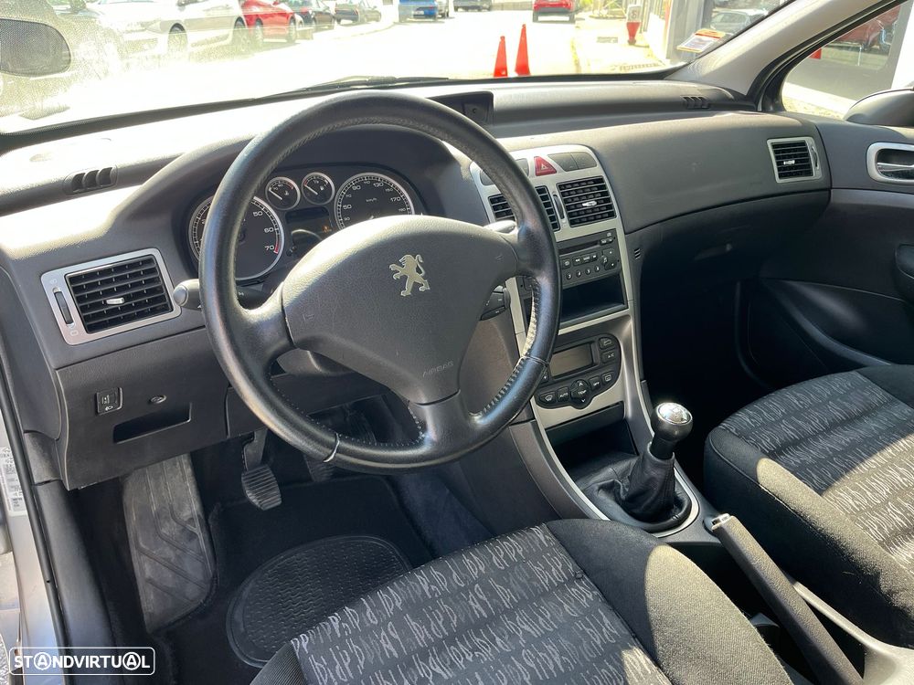 Peugeot 307 1.4 XR - 18