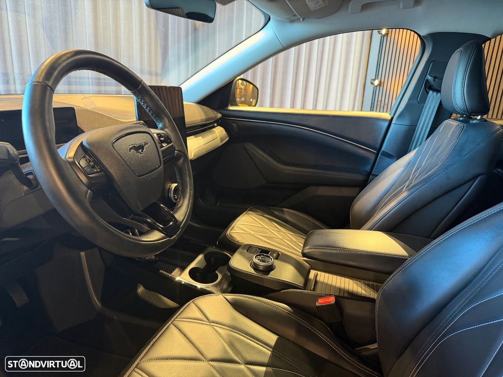 Ford Mustang Mach-E Premium - 17