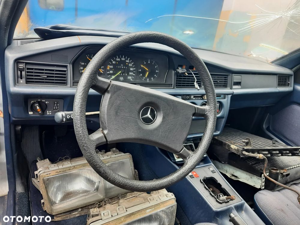 Konsola/ deska rozdzielcza Mercedes W201 190E!! - 3