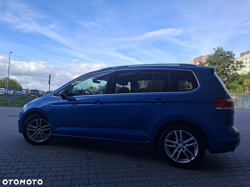 Volkswagen Touran 2.0 TDI SCR DSG Highline - 23