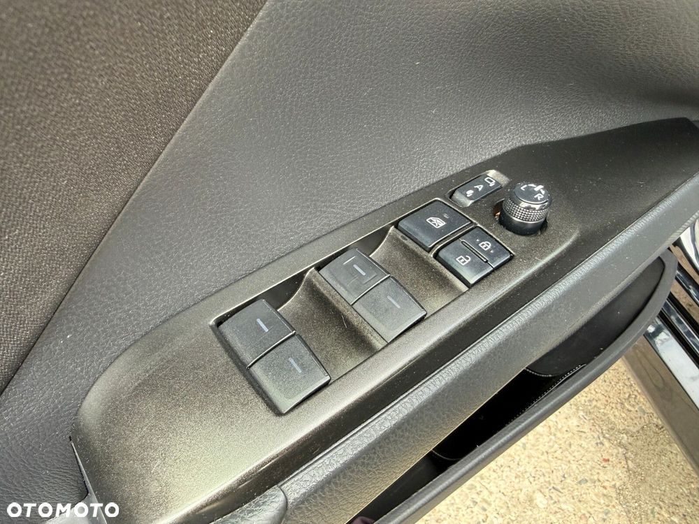 Toyota Camry - 20