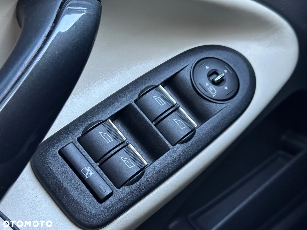 Ford Kuga 2.0 TDCi 4x4 Individual - 25