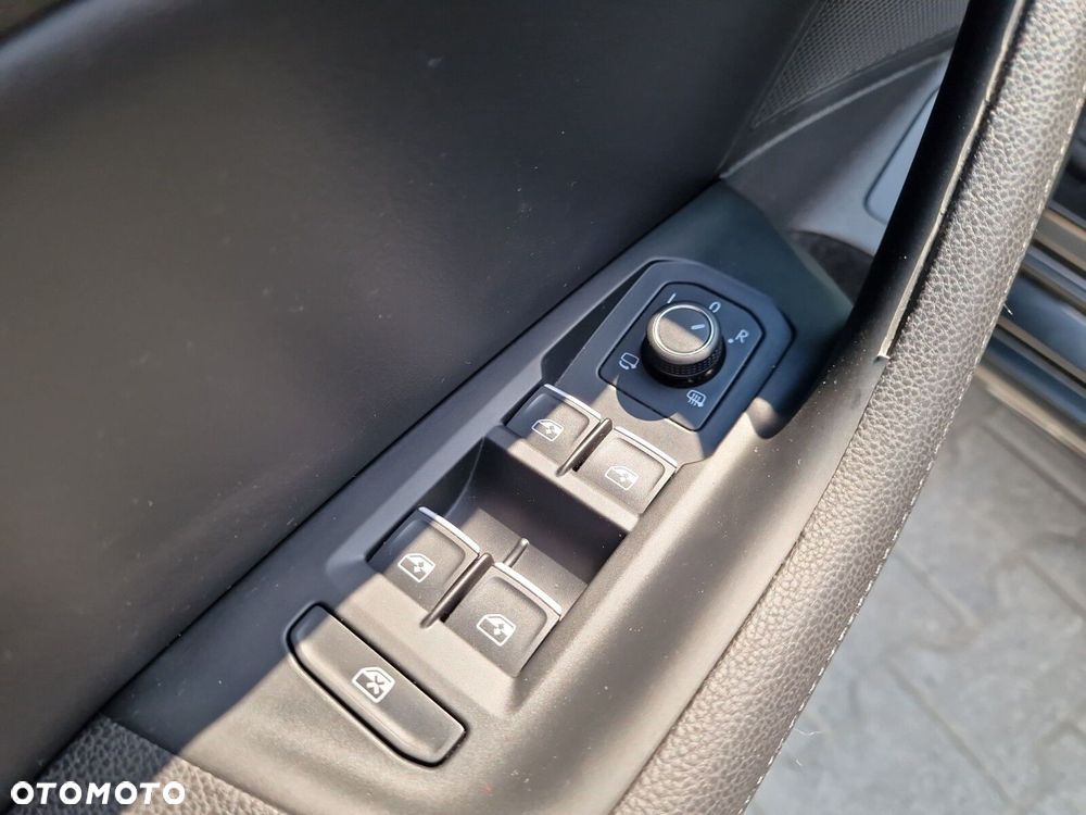Volkswagen Passat 2.0 TDI SCR Highline - 15