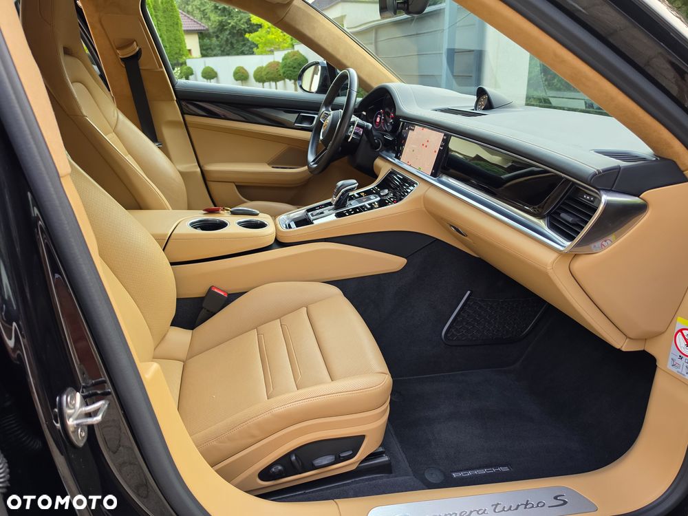 Porsche Panamera - 16