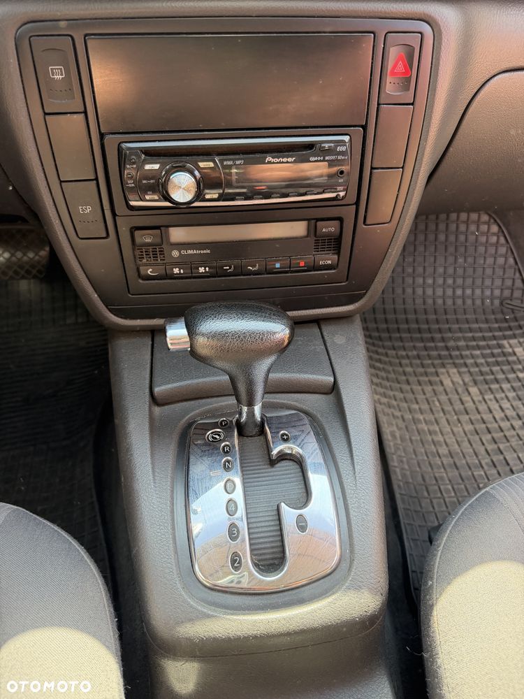 Volkswagen Passat - 2
