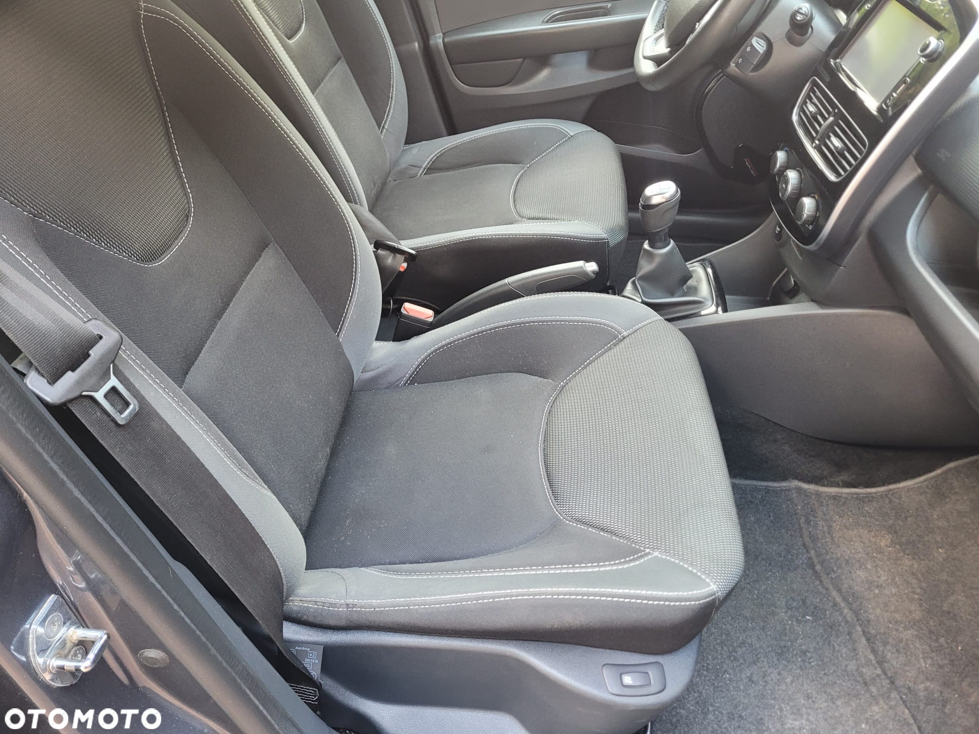 Renault Clio Grandtour (Energy) dCi 90 Bose Edition - 23