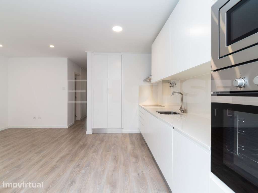 Apartamento T3 em Remodelação Total com Espaço Exterior no Alto do ... - Grande imagem: 3/16