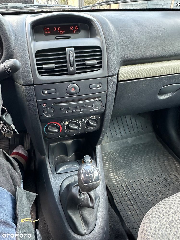 Renault Clio - 9