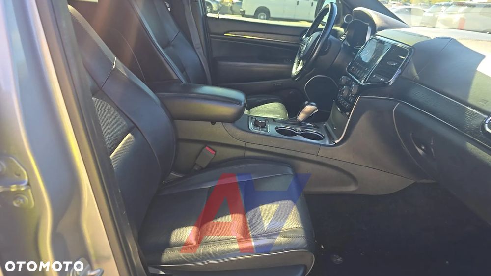 Jeep Grand Cherokee 5.7 V8 HEMI Overland - 12
