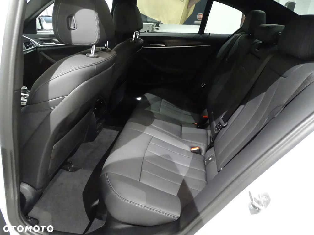 BMW Seria 5 520d xDrive MHEV M Sport sport - 13