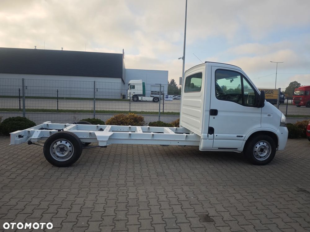 Nissan INTERSTAR - 13