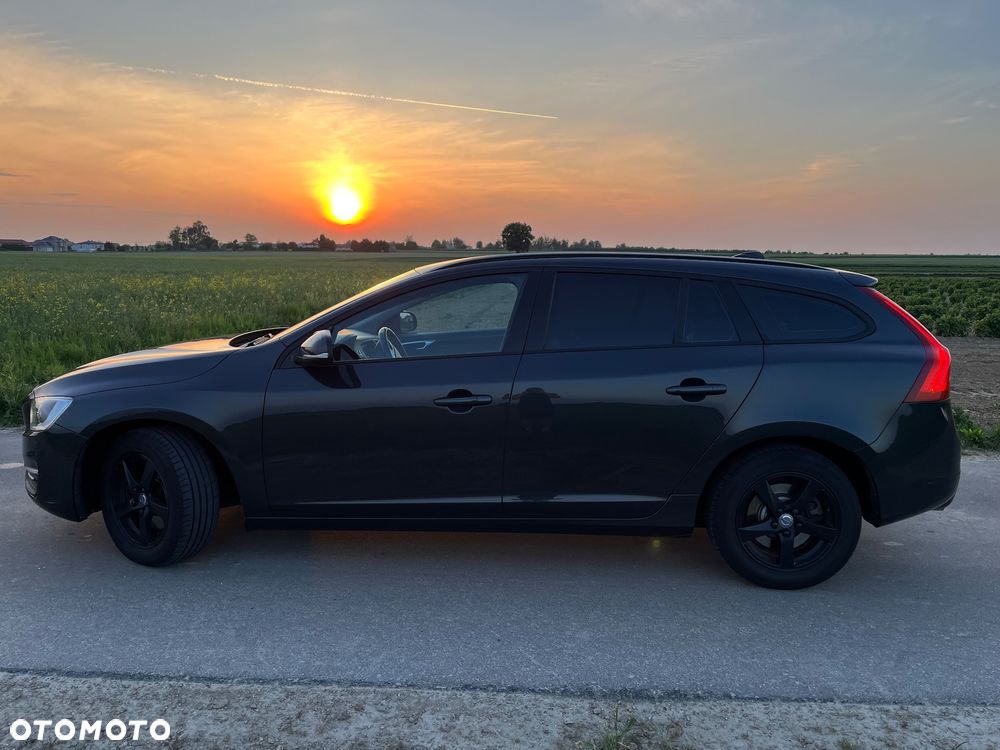 Volvo V60 D3 Momentum - 34