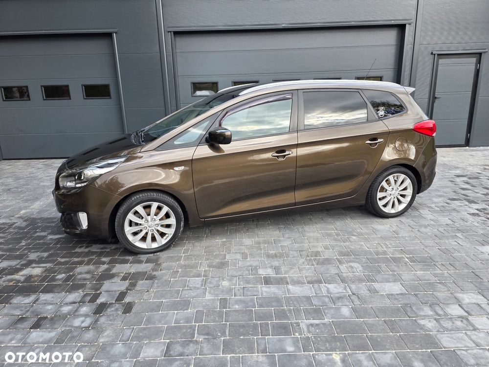 Kia Carens - 6