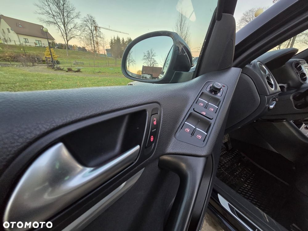 Volkswagen Tiguan 2.0 TDI SCR 4MOTION BlueMotion Technology DSG Lounge Sport & Style - 12