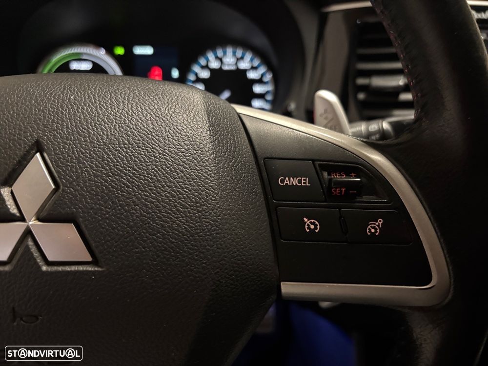 Mitsubishi Outlander - 12