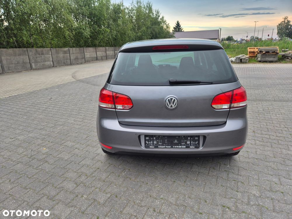 Volkswagen Golf - 6