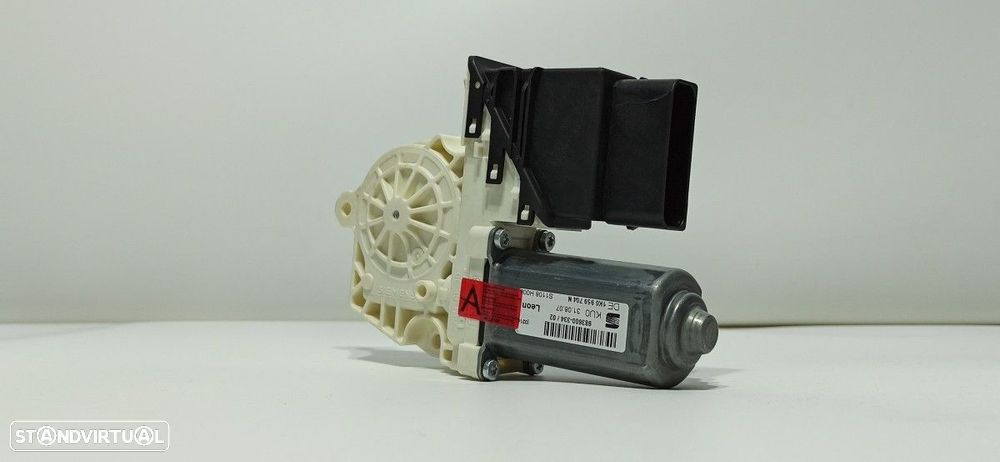 MOTOR ELEVADOR TRASEIRO DIREITO SEAT LEON (1P1) REFERENCE - 1