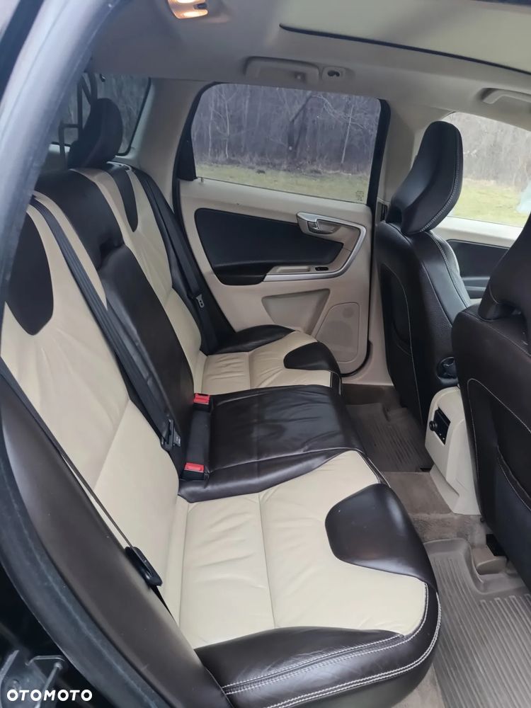 Volvo XC 60 D4 AWD Edition Pro - 24