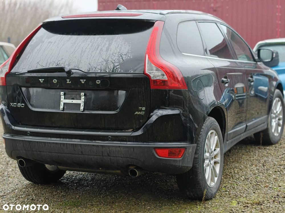 Volvo XC 60 T6 AWD Momentum - 2