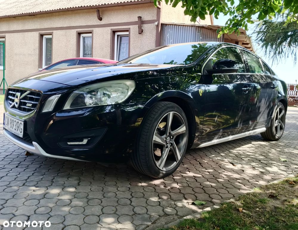 Volvo S60 D3 R-Design - 4
