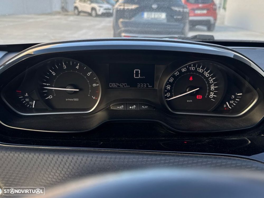 Peugeot 208 1.2 PureTech Allure - 3