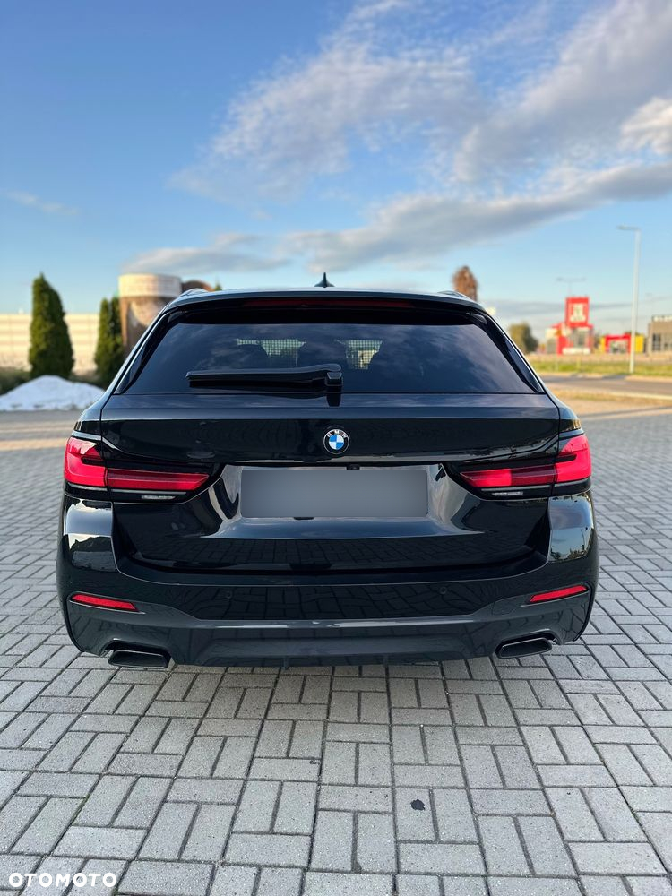 BMW Seria 5 530d xDrive Touring - 13