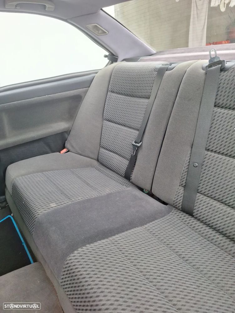 BMW 318 iS Coupé - 9