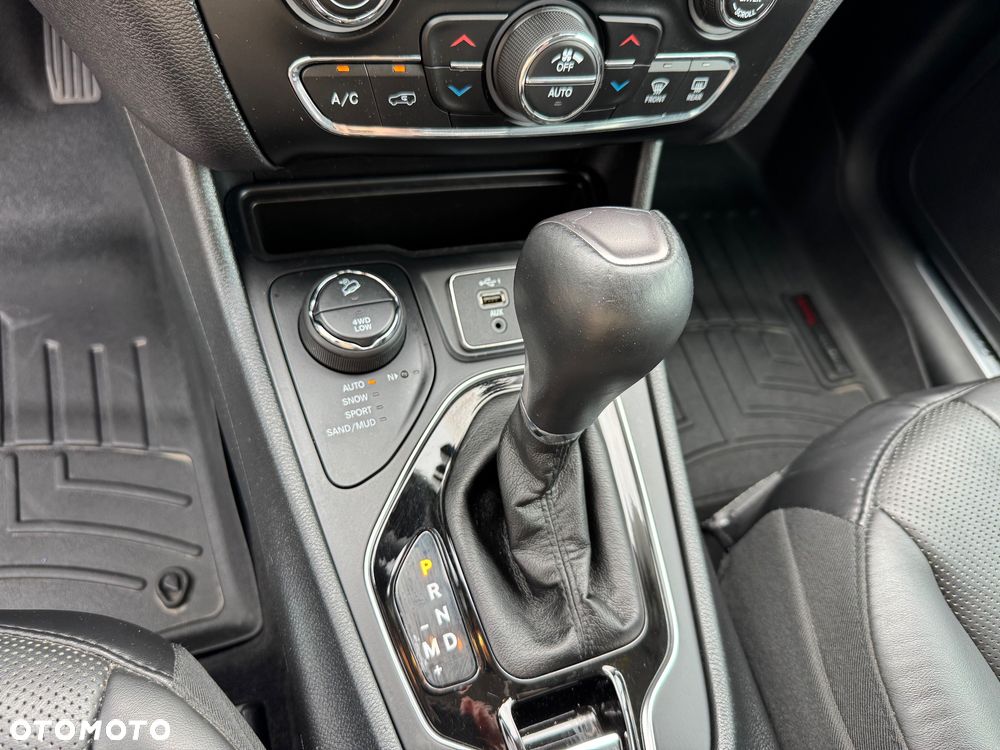 Jeep Cherokee 2.0 GME Active Drive I Limited - 26