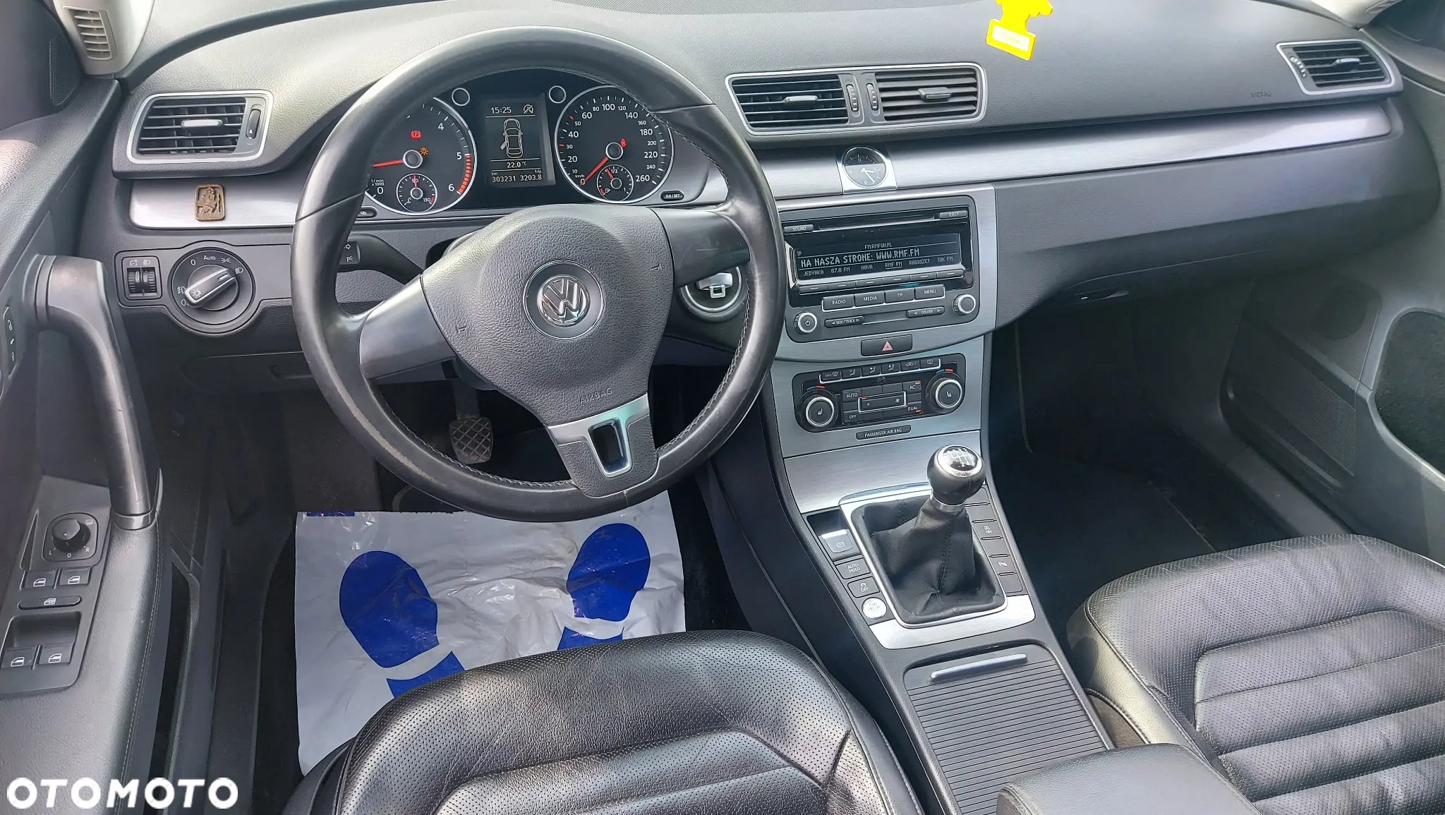 Volkswagen Passat 1.6 TDI DPF BlueMot Highline - 15