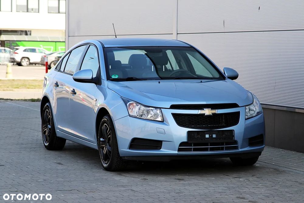 Chevrolet Cruze 1.6 LS+ - 11