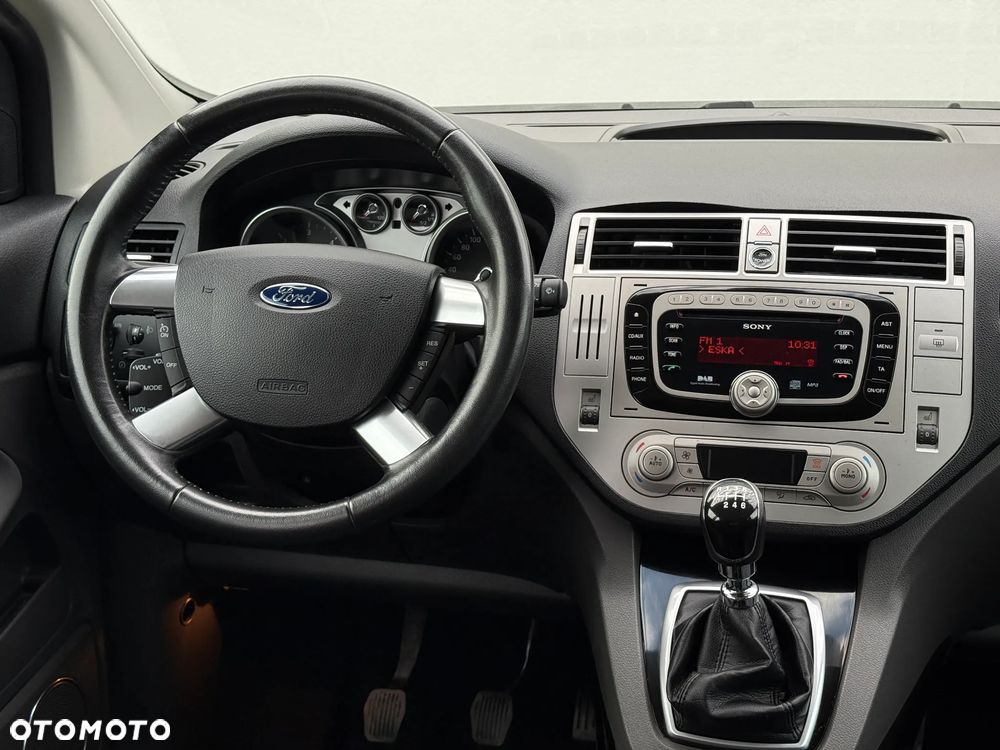 Ford Kuga - 25