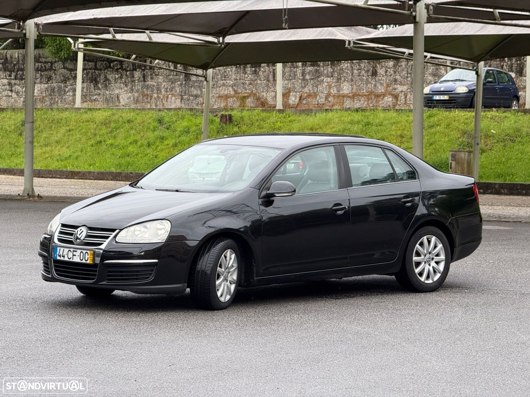 VW Jetta 1.9 TDi Confortline - 3