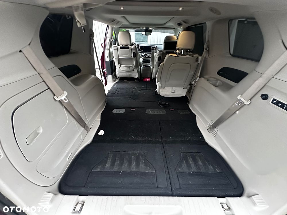 Chrysler Pacifica - 6