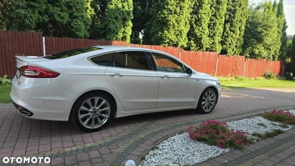 Ford Fusion - 2