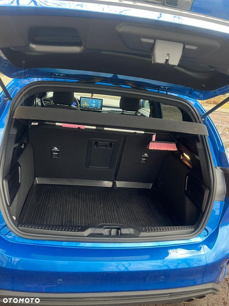 Ford Focus 1.0 EcoBoost ST-Line X - 11