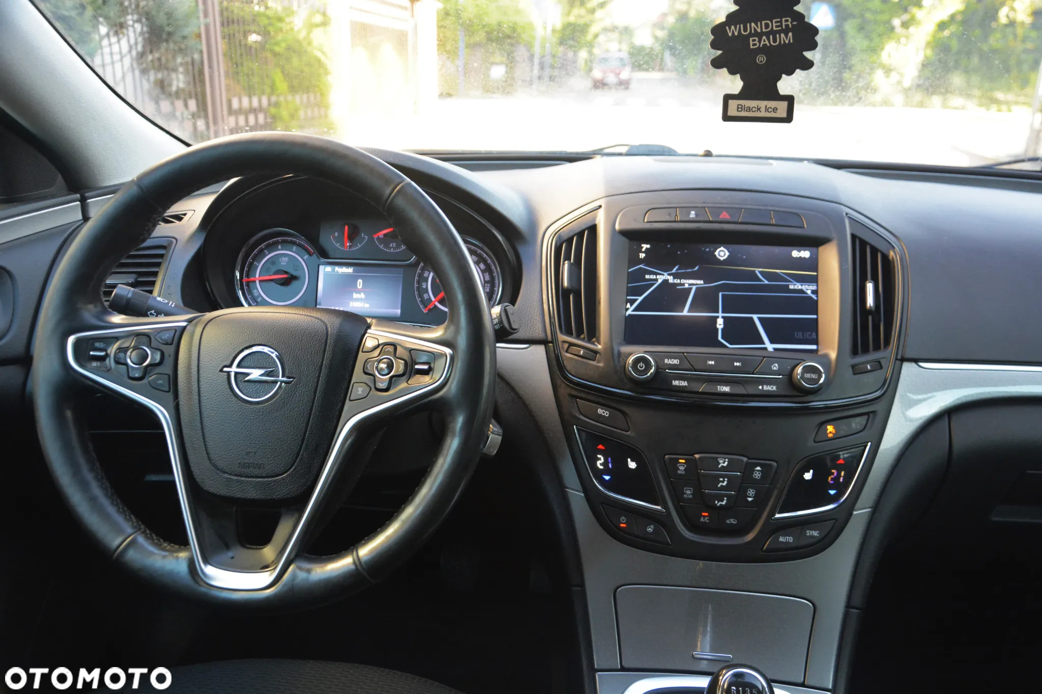 Opel Insignia - 35