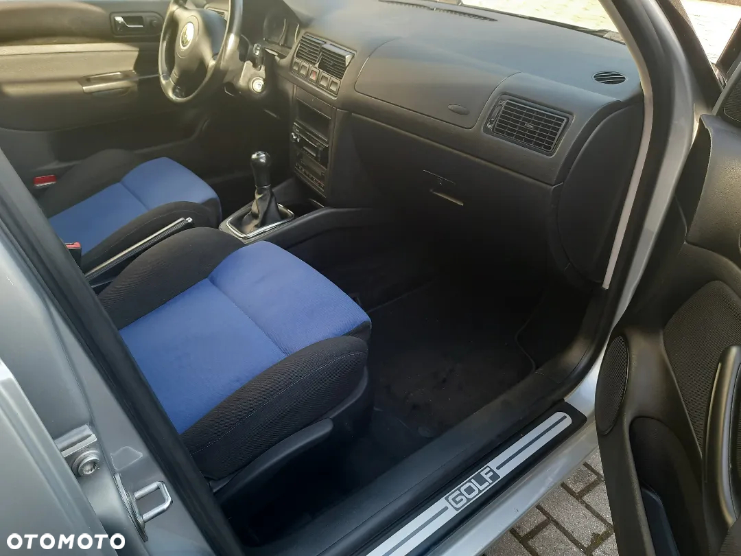 Volkswagen Golf - 14