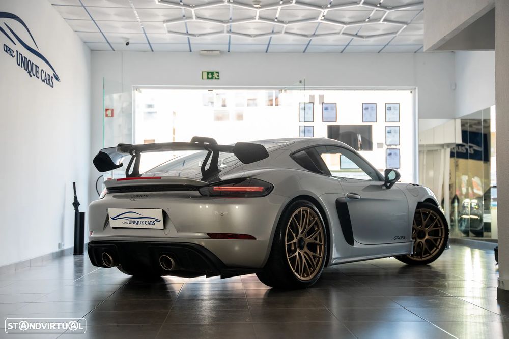 Porsche 718 Cayman GT4 RS - 11